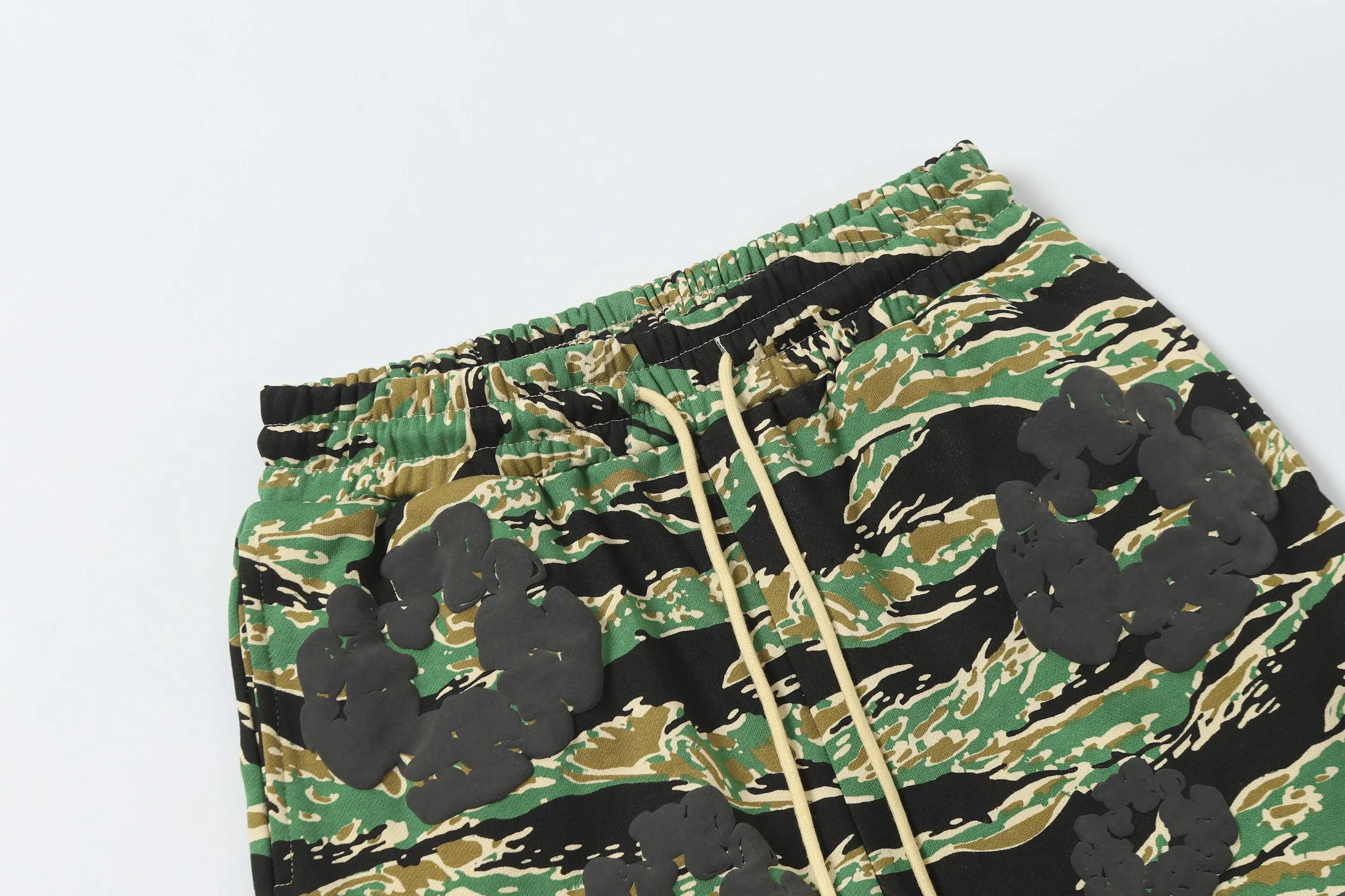 8208# DENIM TEARS Kapok European and American trendy brand high-quality foam flocking camouflage printed shorts Color Camouflage blue Camouflage powder Camouflage gray Camouflage apricot Camouflage green Size S-XL